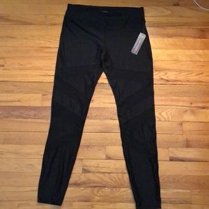NWT black spandex workout leggings. Size S.